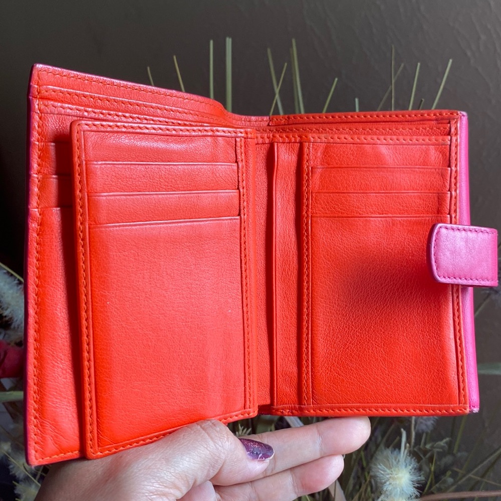 🌸🚫SOLD🚫 Authentic Vintage Christian Dior Leather Bifold Wallet - Picture 9 of 11